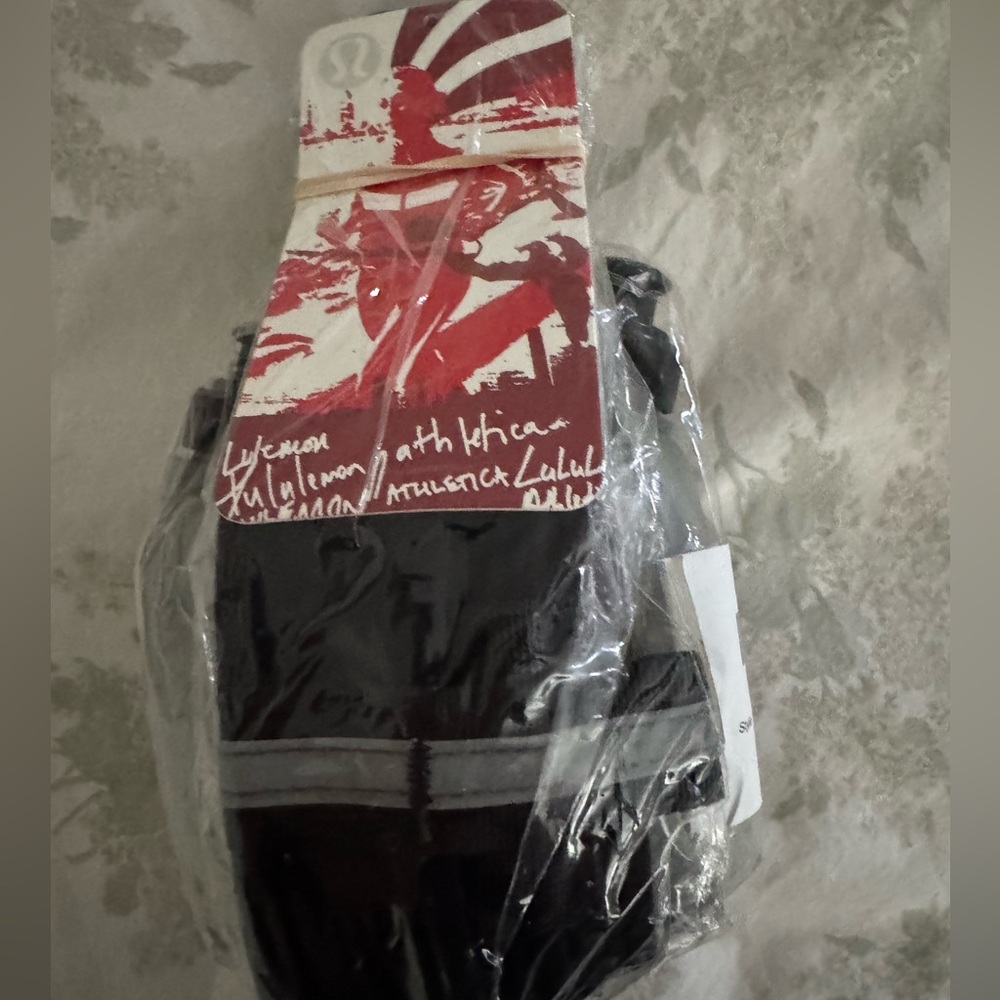 lululemon Endura Hydra Belt in Black (BLK), size One Size (O/S). 🏃‍♂️ 🚴